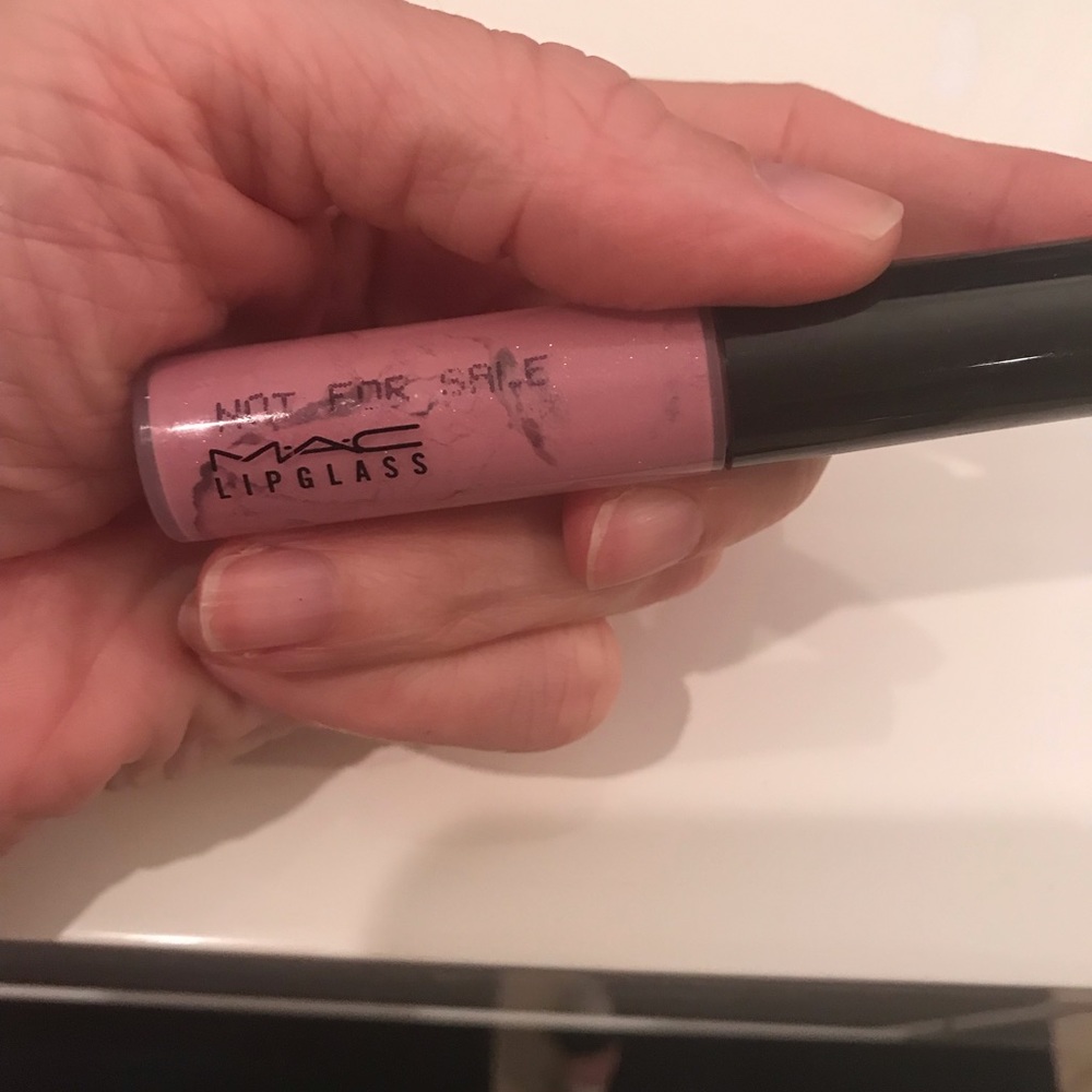 Lipglass